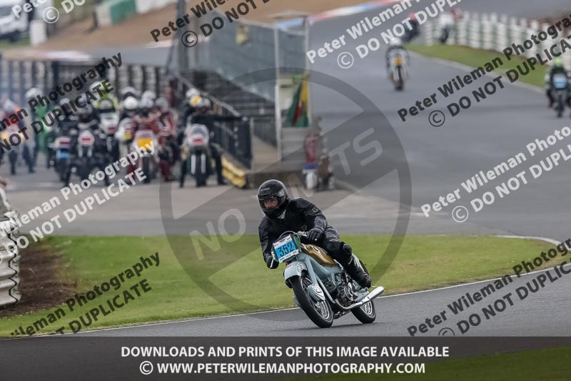 Vintage motorcycle club;eventdigitalimages;mallory park;mallory park trackday photographs;no limits trackdays;peter wileman photography;trackday digital images;trackday photos;vmcc festival 1000 bikes photographs